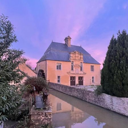 Le Beau Moulin Bed & Breakfast Trevieres Bagian luar foto
